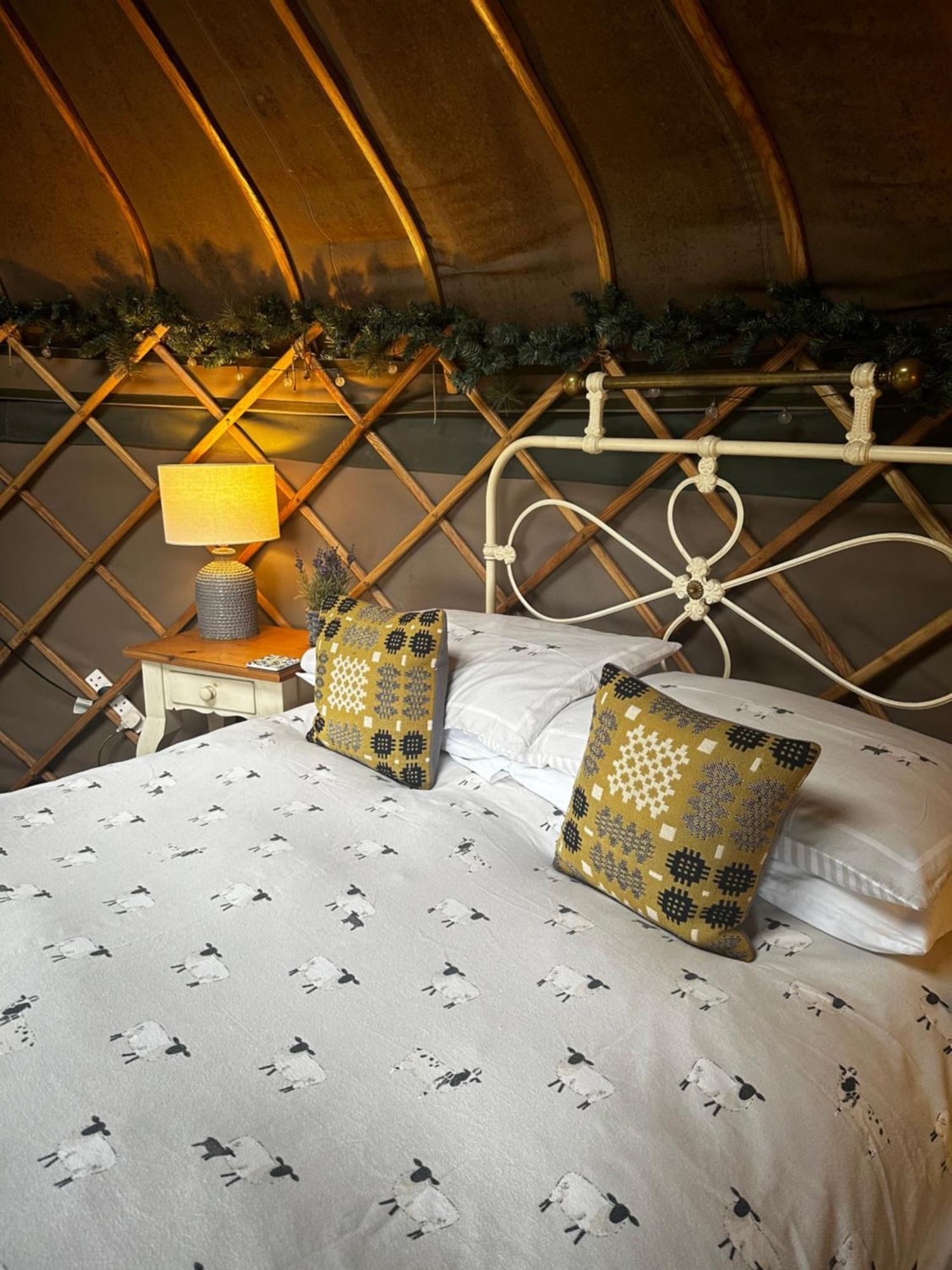 Отель Sunbank Yurt Лланголлен Экстерьер фото