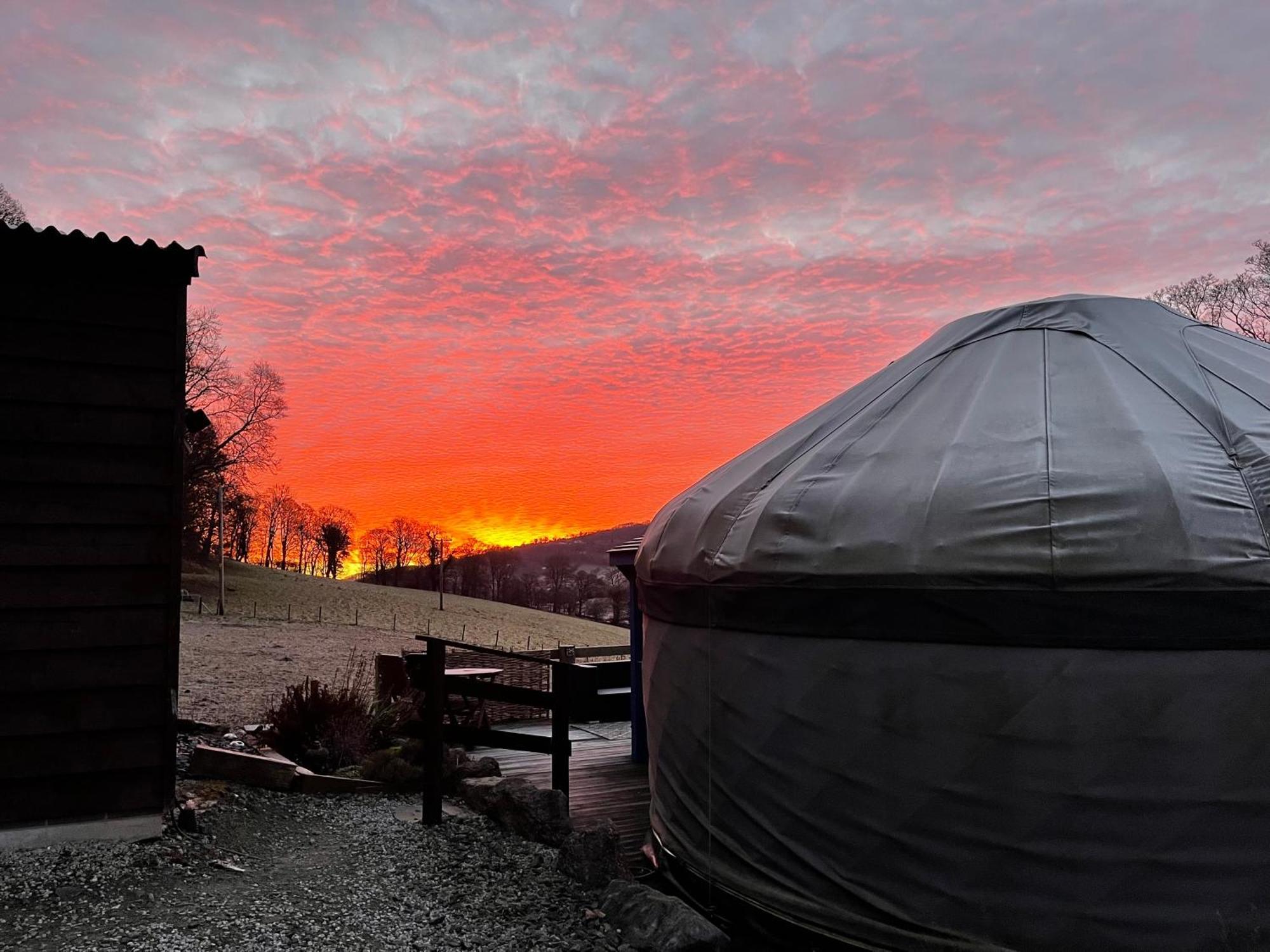 Отель Sunbank Yurt Лланголлен Экстерьер фото